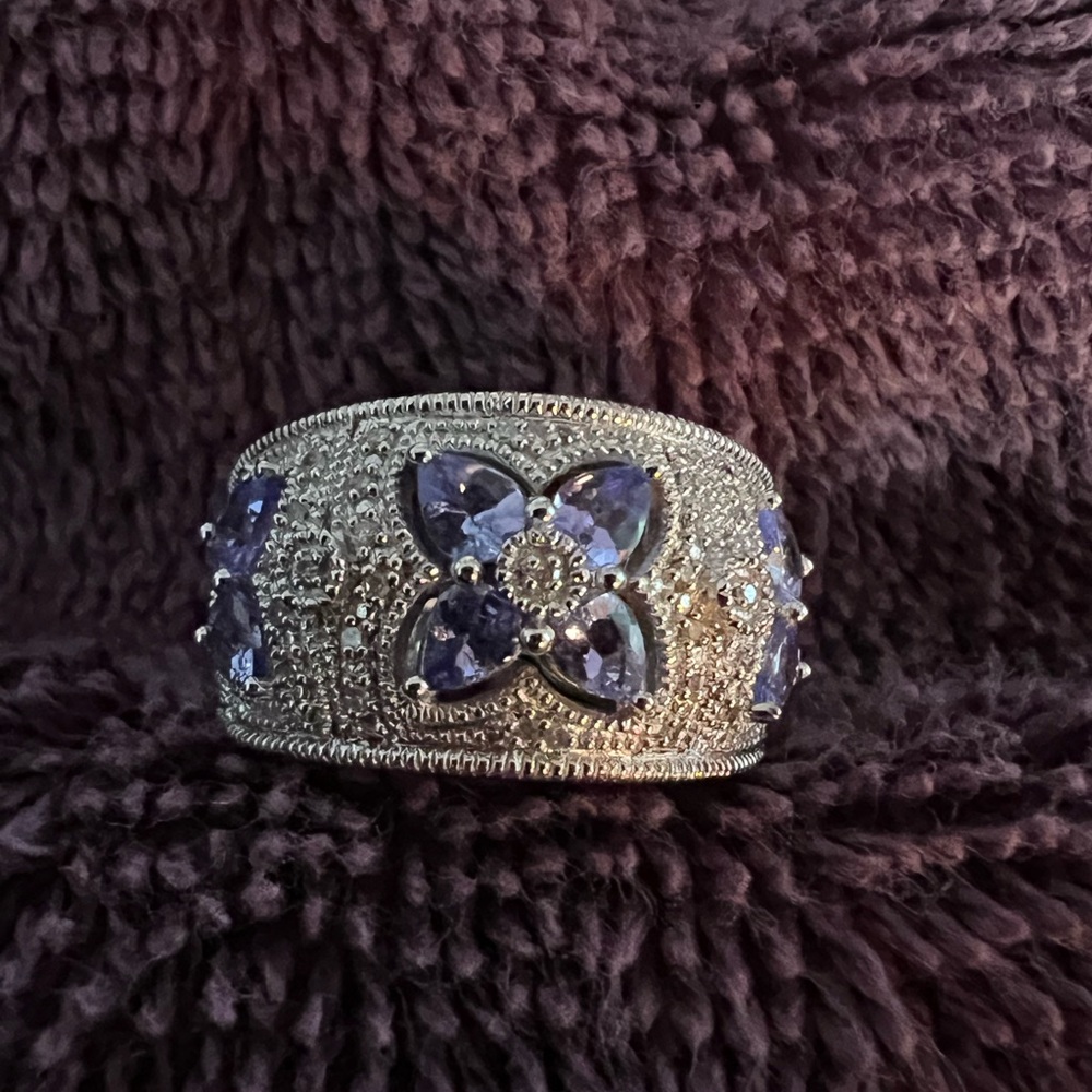 Elegant Silver and Tanzanite Floral Ring